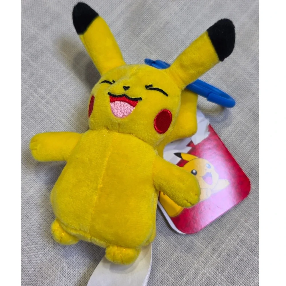Pokemon Pikachu Plush Keychain Jazwares Yellow Winking Clip PKW3654-011025-TF1